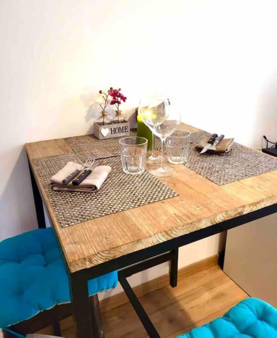 Studio T1 Centre - Ideal Couple & Amis - Confort - Wifi - Calme - Climatisation - Coin Terrasse Appartamento *