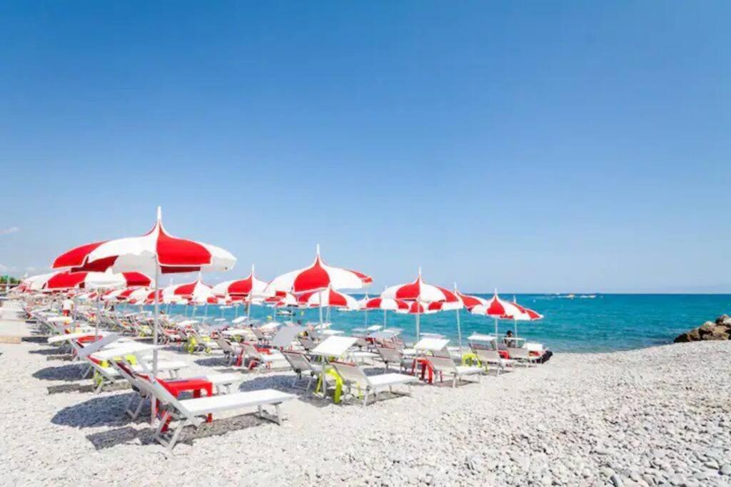 Studio T1 Centre - Ideal Couple & Amis - Confort - Wifi - Calme - Climatisation - Coin Terrasse Nizza