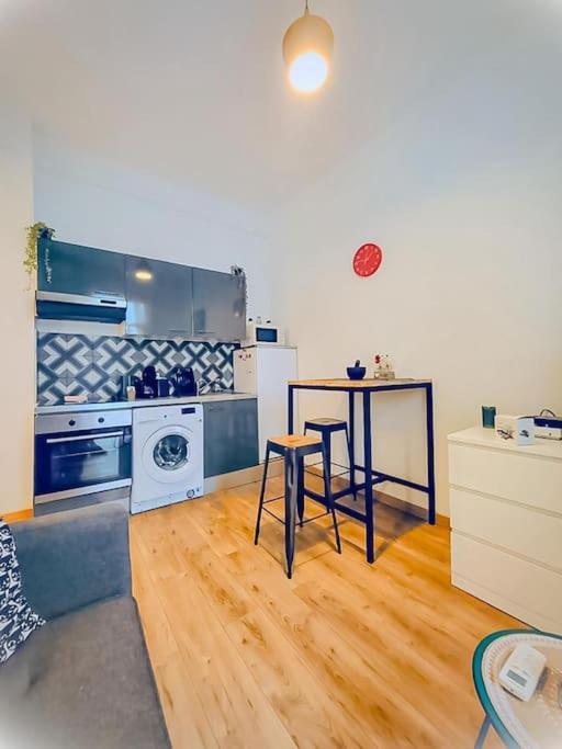 Studio T1 Centre - Ideal Couple & Amis - Confort - Wifi - Calme - Climatisation - Coin Terrasse Lejlighed Nice